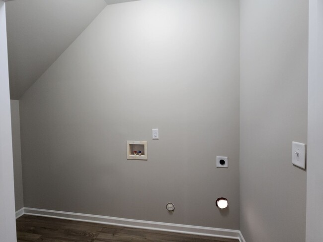 Building Photo - Lillie B Townhomes