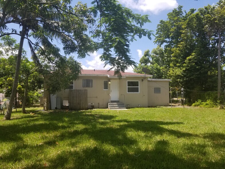 Building Photo - 1085 NW 133rd St