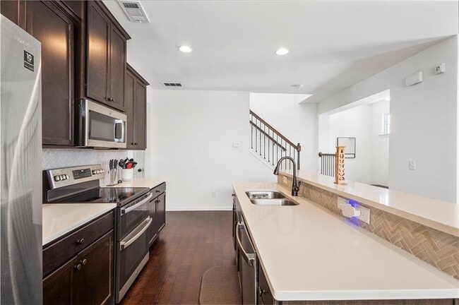 Building Photo - 869 Venture Way