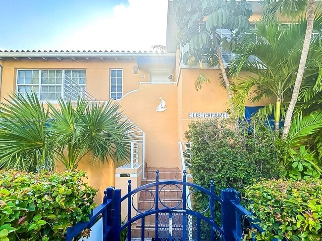 Primary Photo - 8200 Harding Ave