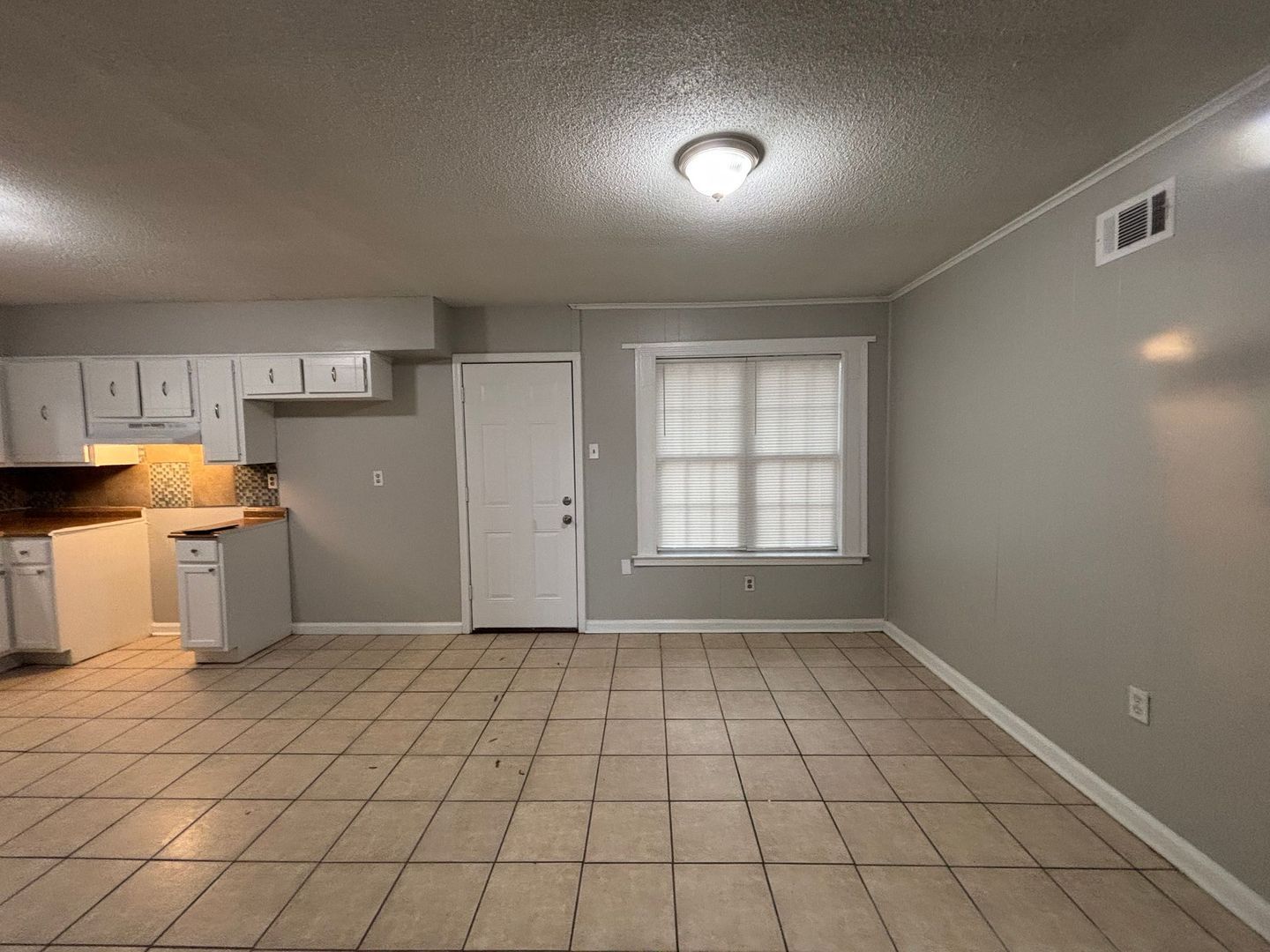 Building Photo - 5240 Bitter Creek Dr