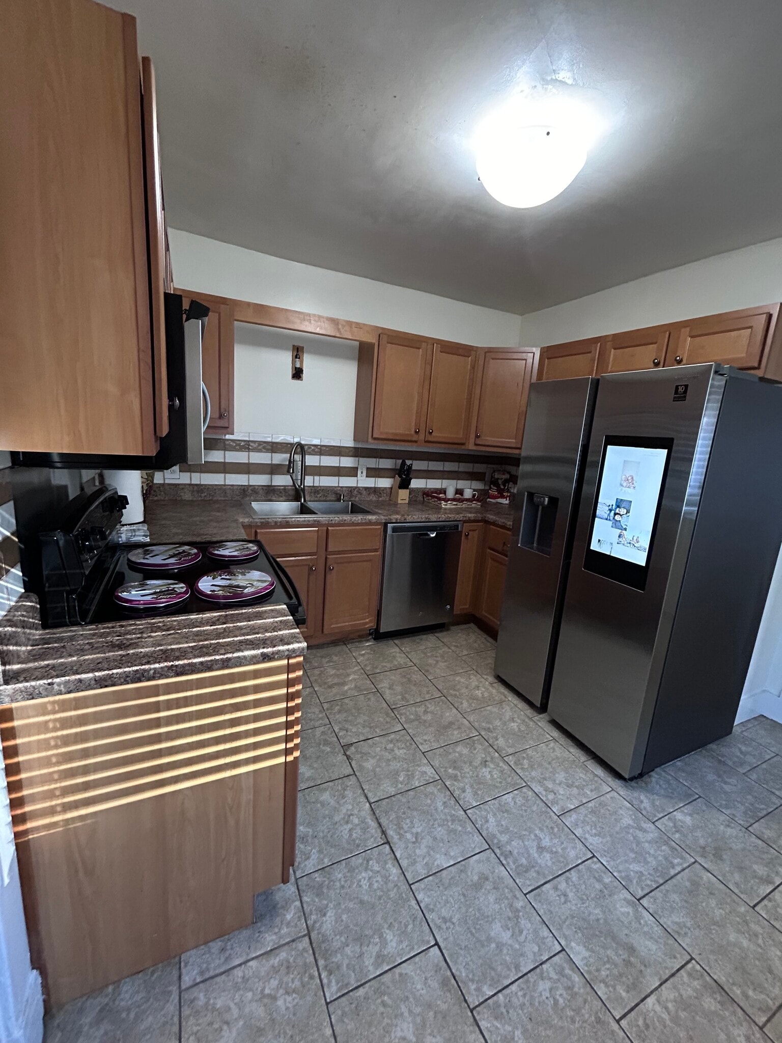 Building Photo - 1439 Eastmoreland Ave