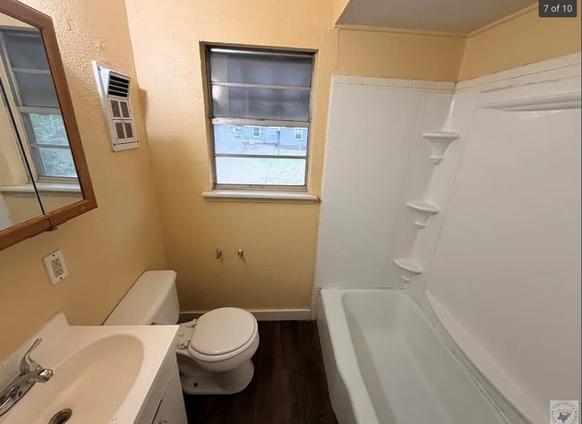 Building Photo - 733 Arizona Ave