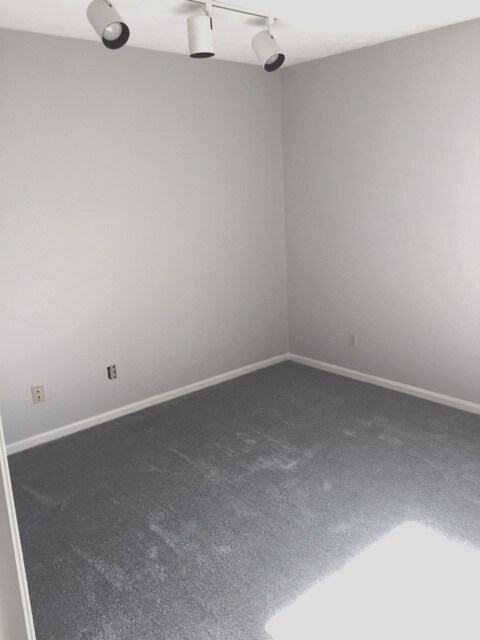 bedroom 2 of 3 - 401 Shakerdale Rd