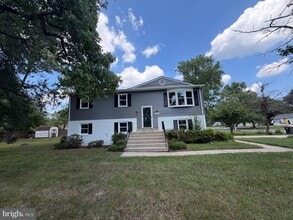 Building Photo - 8830 W Fort Foote Terrace