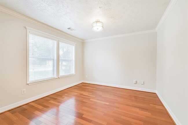 Building Photo - 15023 Roche Rock Dr