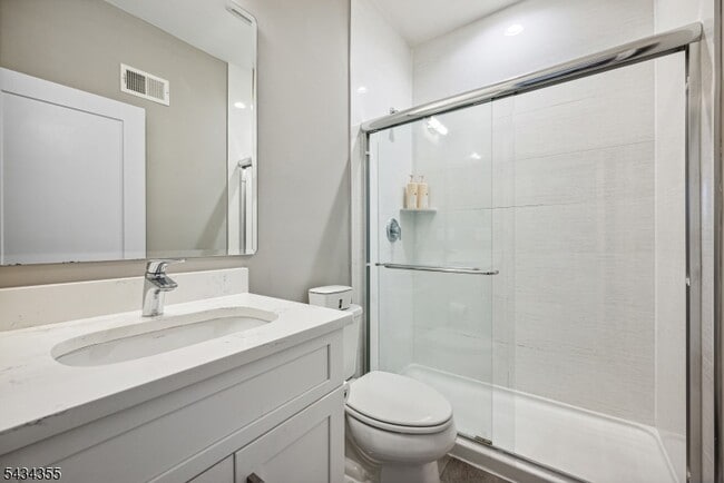Building Photo - 25 Stonybrook Cir