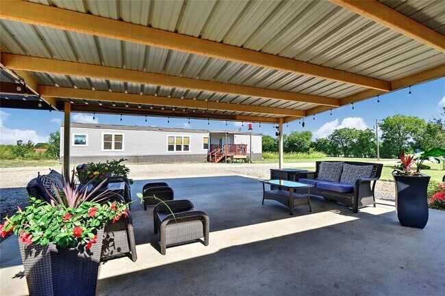 Building Photo - 838 Savage Rd