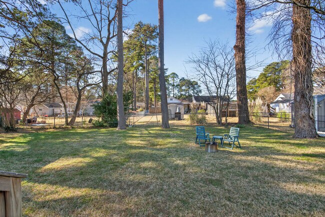 Building Photo - 32 Warren Dr