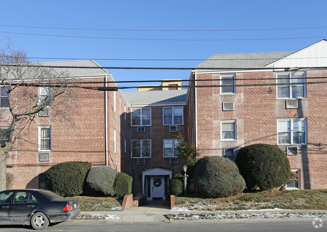 Primary Photo - Fairfield Gables At Rockville Centre