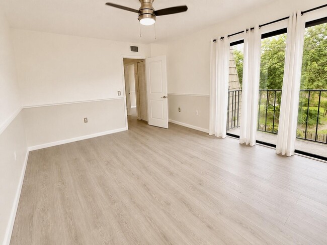 Building Photo - 1303 13th Way