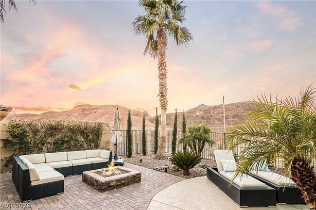 Building Photo - 5 Villa Ferrari Ct