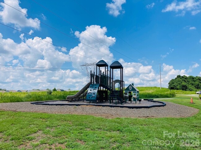 Building Photo - 3242 Treyson Dr