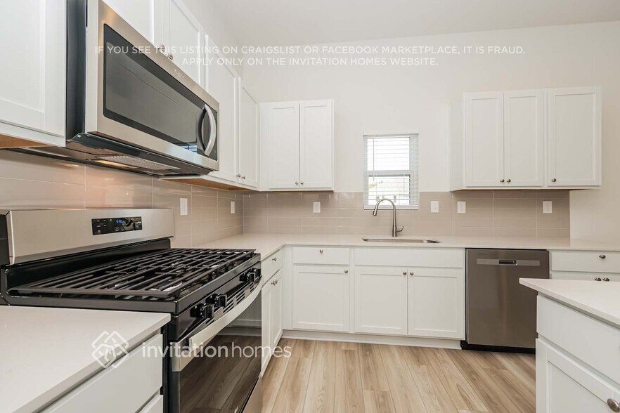 Building Photo - 3709 Marthinus Ln