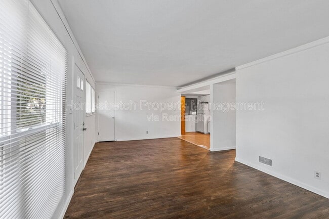 Building Photo - 212 Mc Alpine Dr