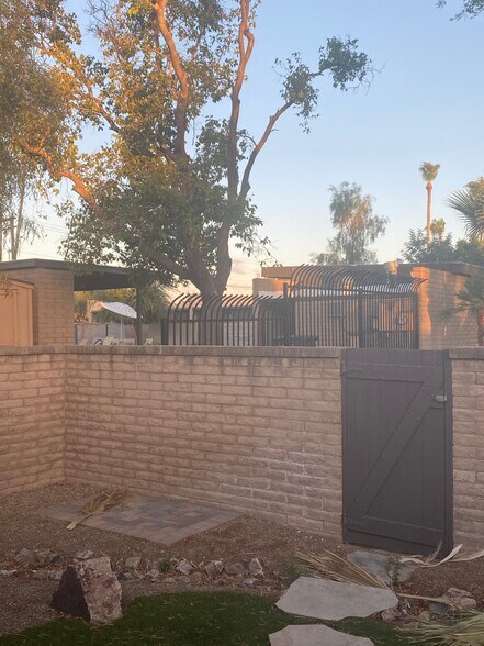 Building Photo - 7856 E Linden Pl