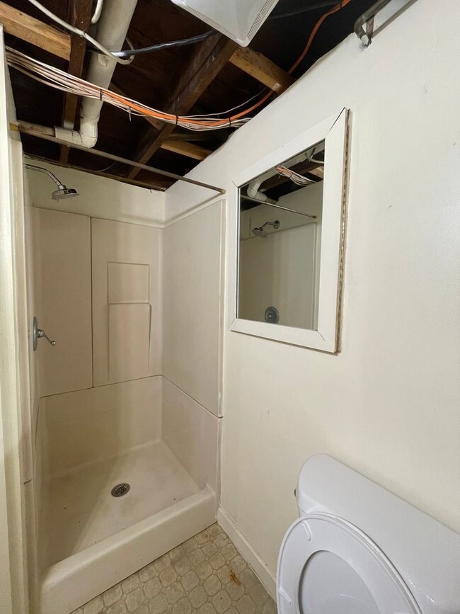 Building Photo - Beautiful 4 Bedroom 1.5 Bath in Marietta !