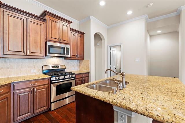 Building Photo - 6465 Naples Dr