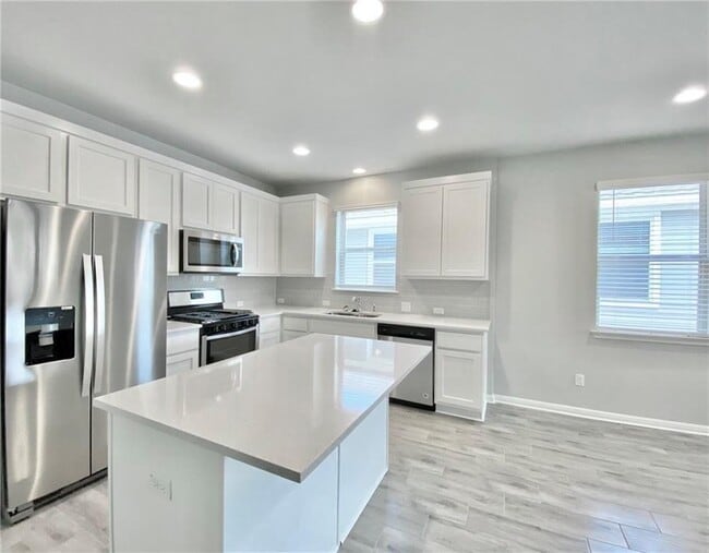 Building Photo - 2420 Pecan Island Dr