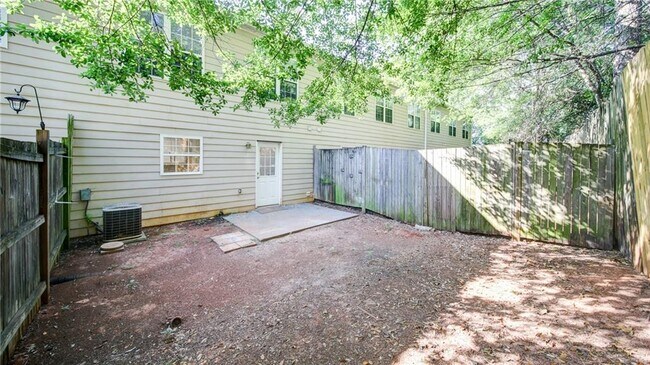 Building Photo - 104 Westchester Cir