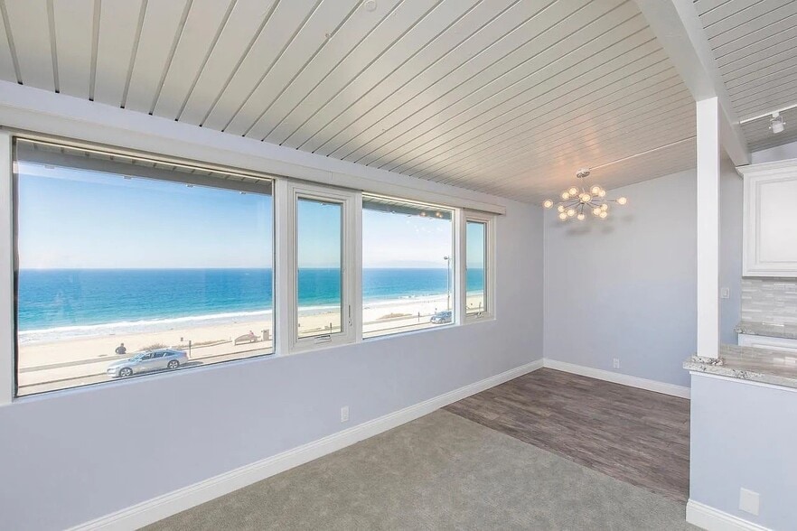 Building Photo - 1710 Esplanade