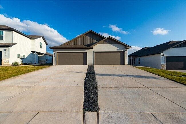 Building Photo - 403 Cross Barn Blvd