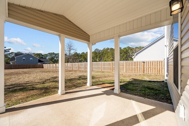 Building Photo - 3 Bedroom Home in Sneads Ferry