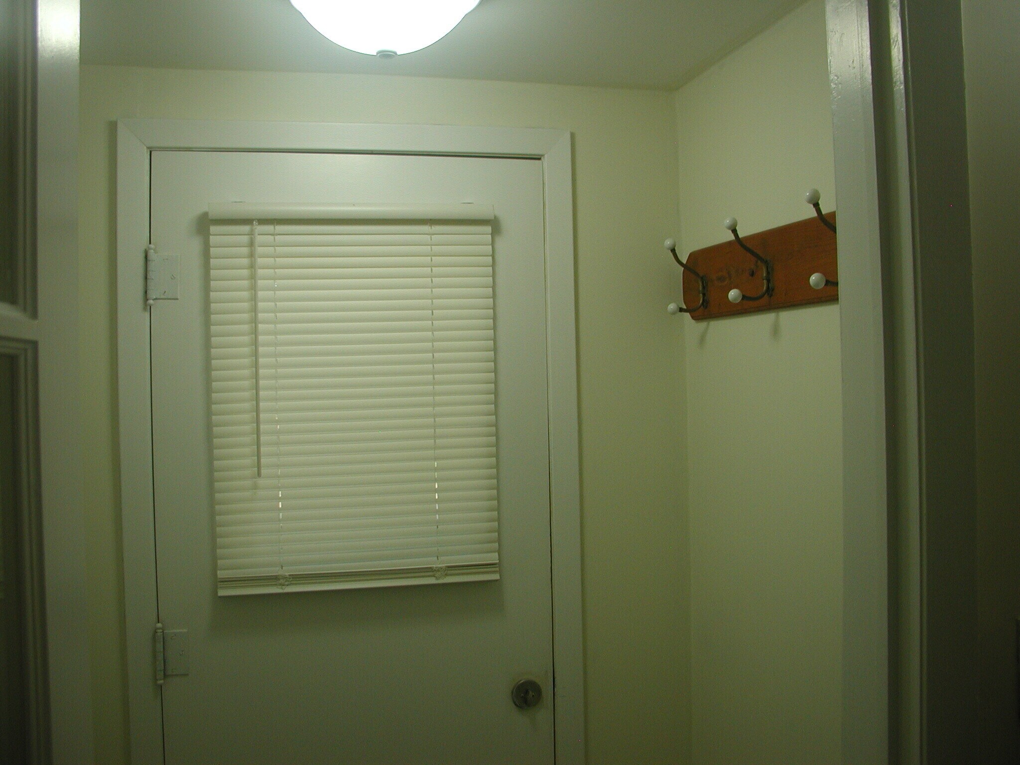 Building Photo - 241 E Ronning Ave