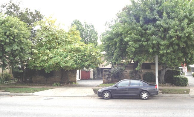 Primary Photo - 1717 Huntington Dr