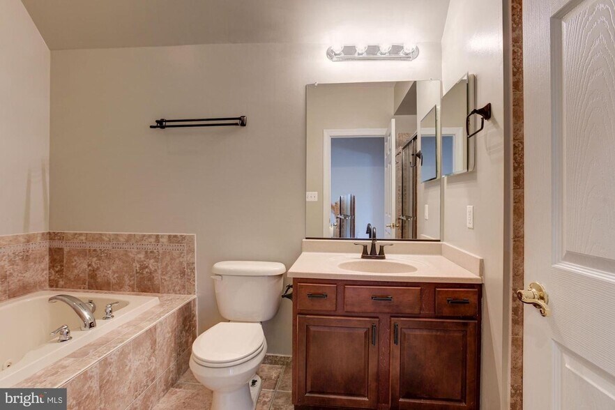 Building Photo - 81 W West St