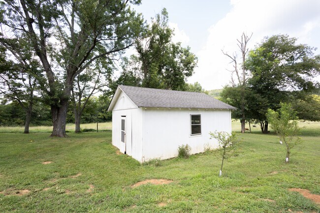 Building Photo - 815 Mount Olivet Girkin Rd