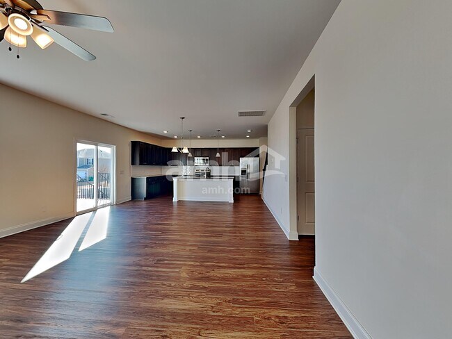 Building Photo - 2000 Bennett Dr