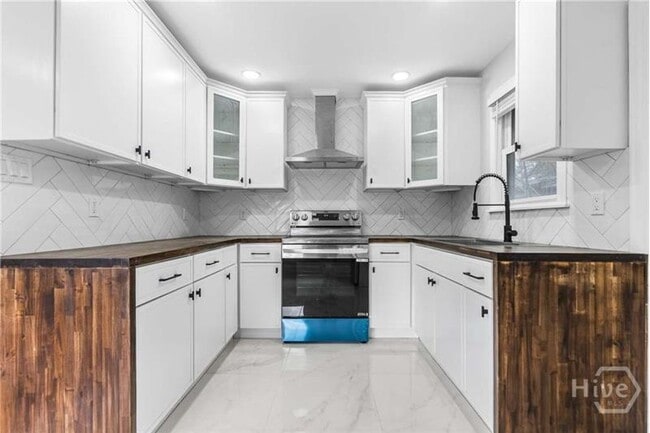 Building Photo - 2102 Auburn St