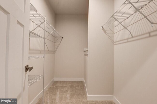 Building Photo - 24276 Thurso Sq