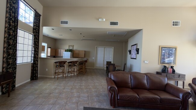 Building Photo - 2010 Rancho Lake Dr