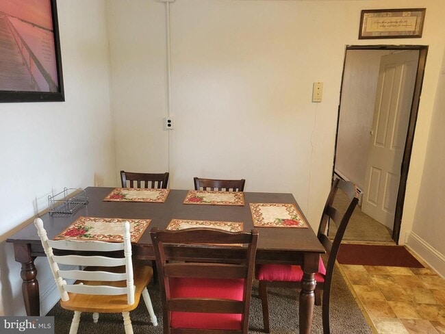 Building Photo - 835 W Marshall St