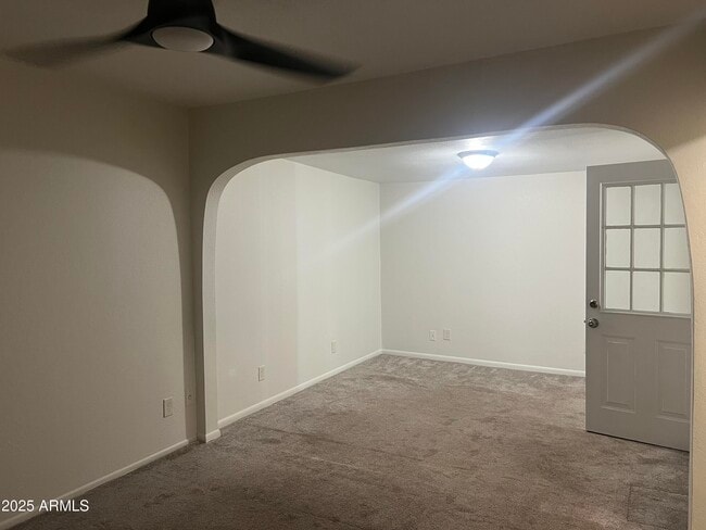 Building Photo - 4525 E Alta Vista Rd
