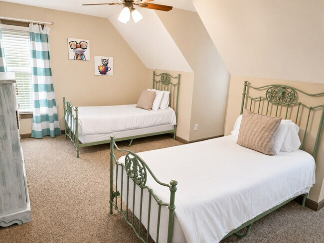 Building Photo - 10 Bridlewood Ct