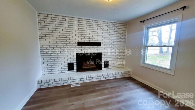 Building Photo - 132 Mt Mourne Loop