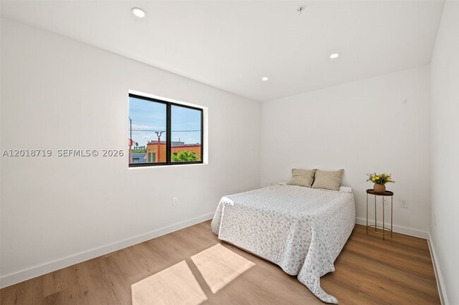 Building Photo - 722 NW 55th St