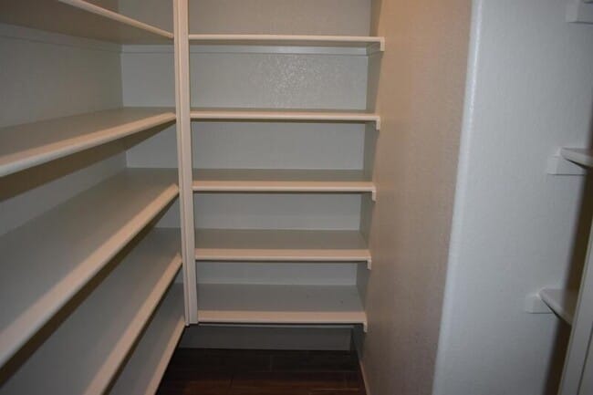 Building Photo - 2446 Bastidas Dr