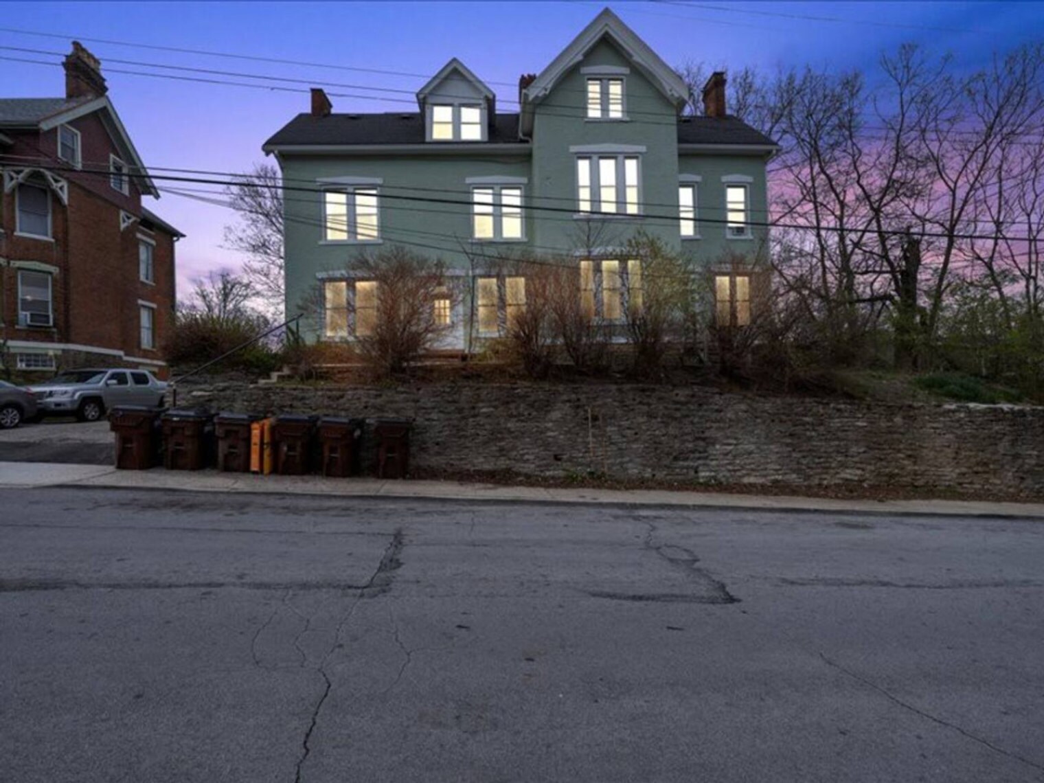 Building Photo - 242 Mccormick Pl
