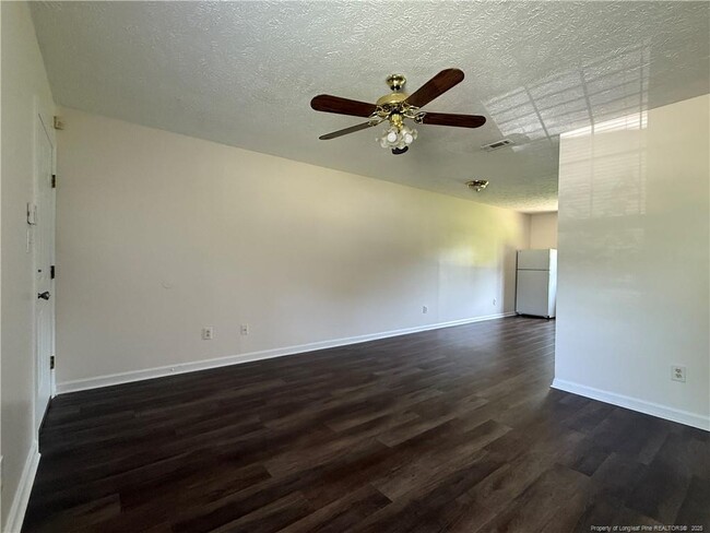 Building Photo - 203 Centipede Ln