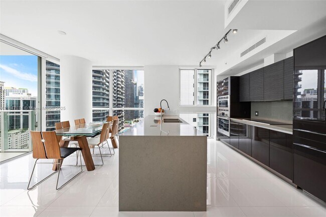 Building Photo - 1080 Brickell Ave