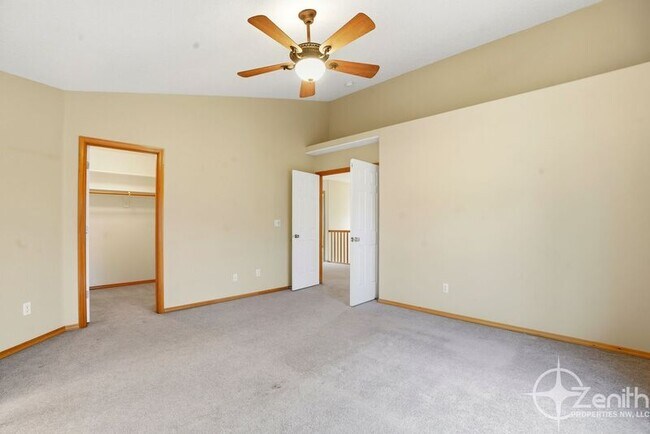 Building Photo - 1511 SE 86th Ct