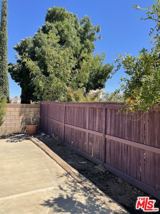 Building Photo - 2611 Gemstone Ave