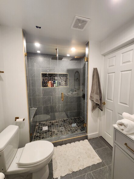 Building Photo - 18009 Ednor View Ter