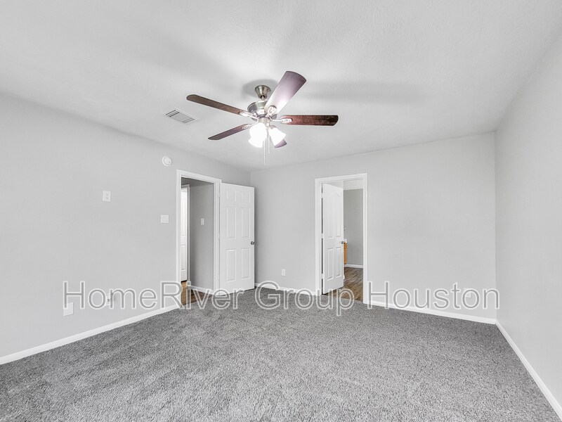 Building Photo - 11930 Cottonwood Ln