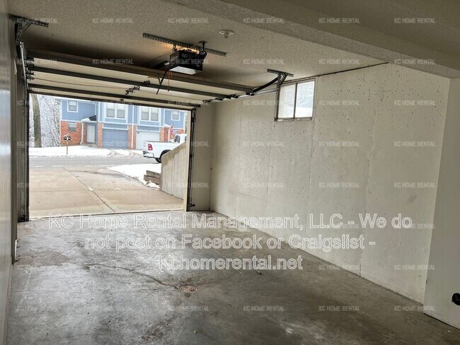 Building Photo - 8002 NW 79th Pl