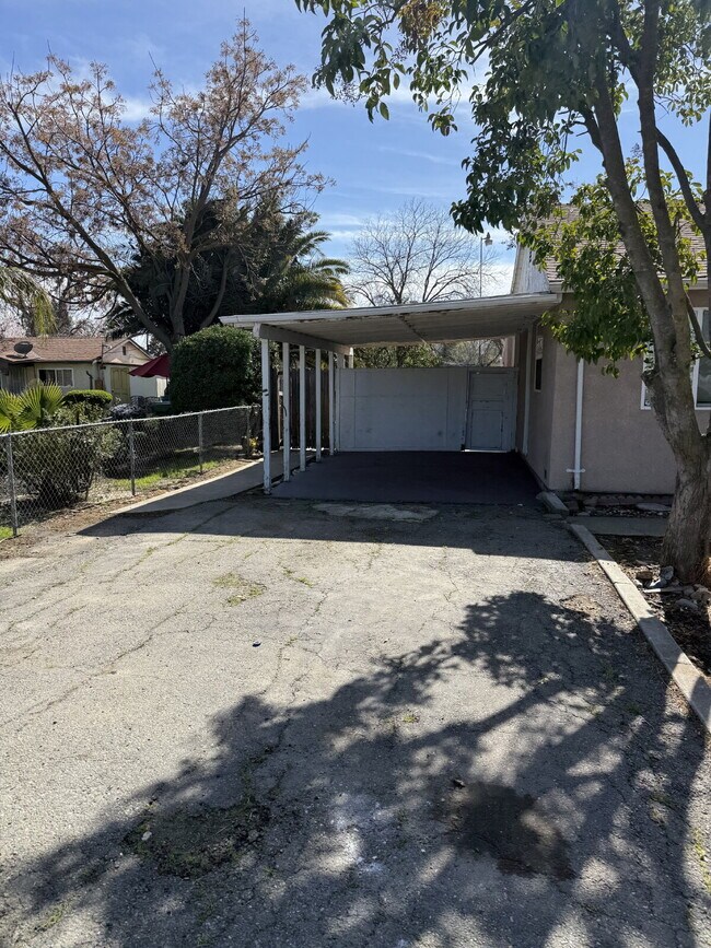 Building Photo - Charming 3-bedroom, 2-bathroom home located in the heart of Brentwood